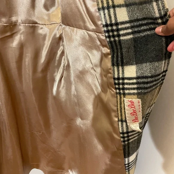 Vintage 1970’s Plaid Wool Coat - Picture 12 of 14